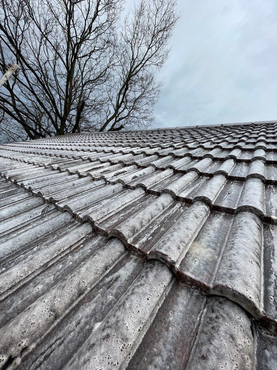 Softwash foam on a pantile roof